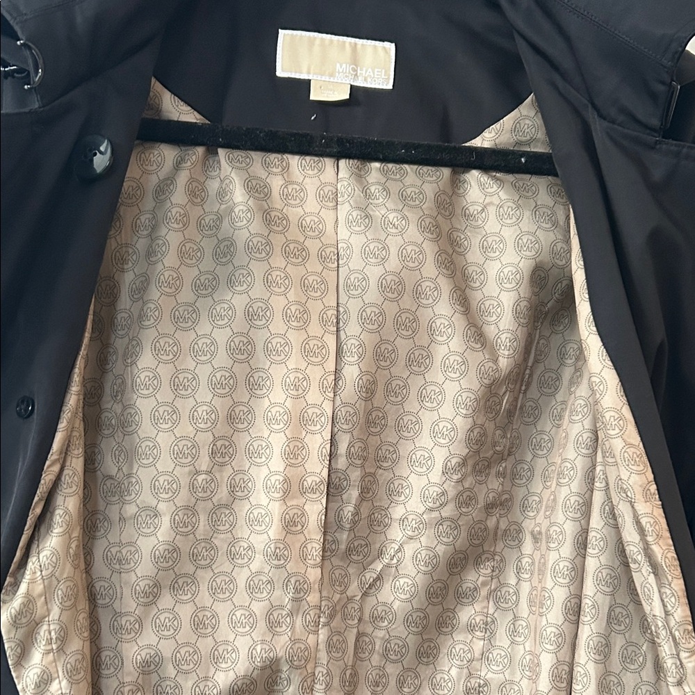 Black Trench Coat With Patterned Lining - image 8